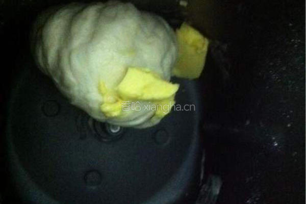 香肠披萨的做法图解2