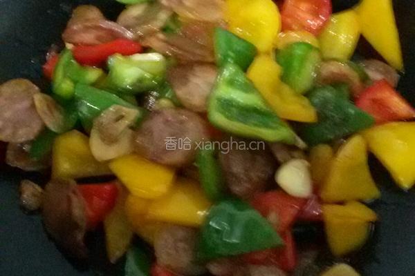 彩椒炒香肠的做法图解4
