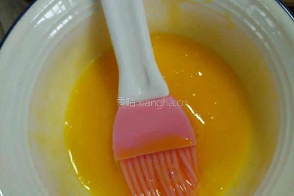 广式奶油椰汁蛋黄馅月饼的做法图解11