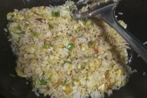 牛肉丸子美味蛋炒饭的做法图解5
