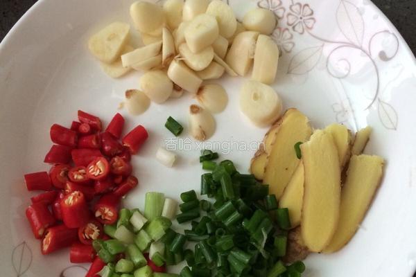 泥鳅焖豆腐的做法图解3