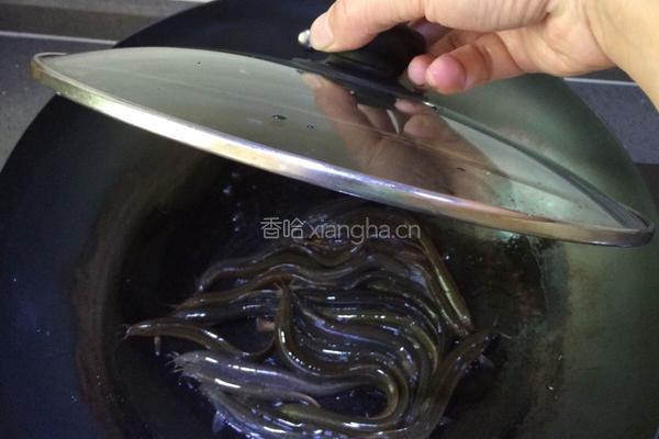 泥鳅焖豆腐的做法图解4