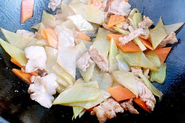 肉片炒莴笋的做法图解4