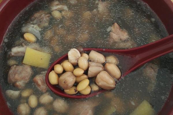 花生黄豆排骨汤的做法图解5