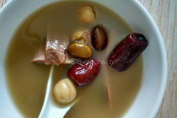 黑豆枣莲炖猪心的做法图解4