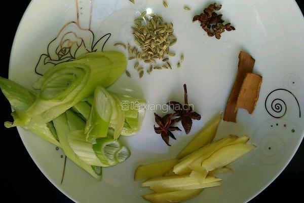 私房酱骨头的做法图解1