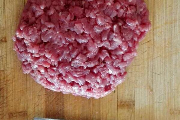 双椒牛肉酱的做法图解1