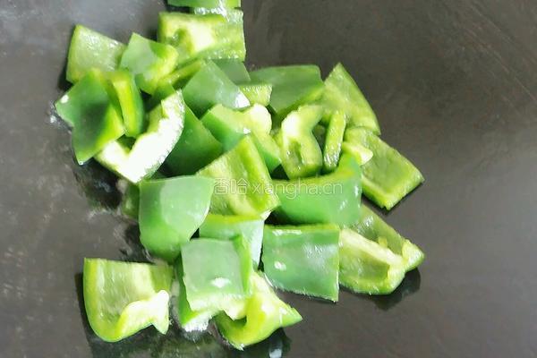 甜椒炒肉的做法图解4