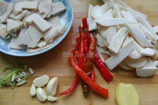杏鲍菇回锅肉的做法图解1