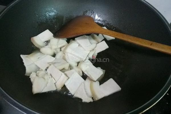 杏鲍菇回锅肉的做法图解3