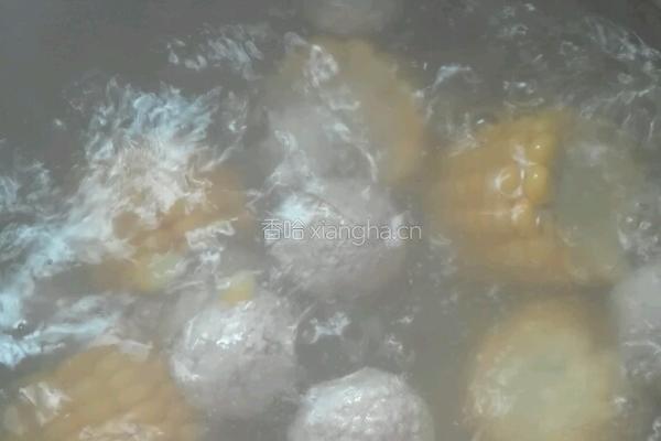 玉米菠菜丸子汤的做法图解6
