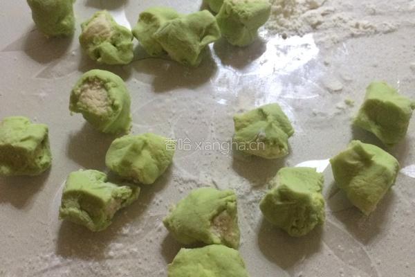 蔬菜汁饺子的做法图解6