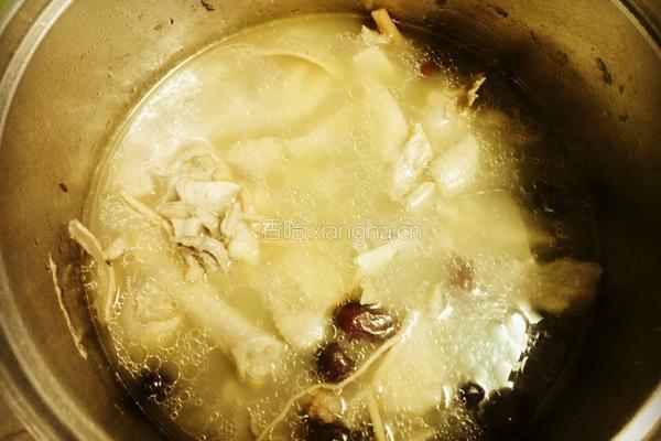 板栗煲鸡汤的做法图解6