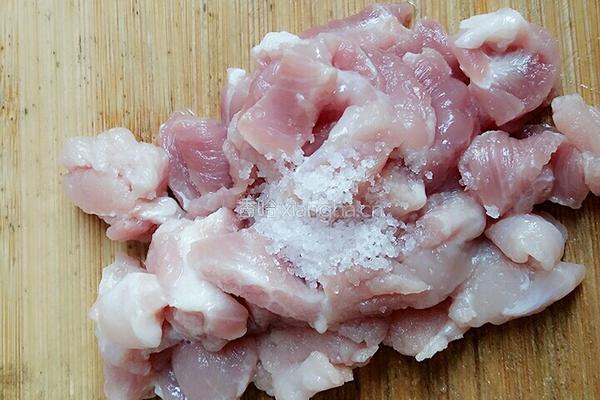 蒜蓉菜心肉片的做法图解2