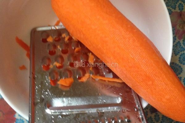 胡萝卜炒饭的做法图解2
