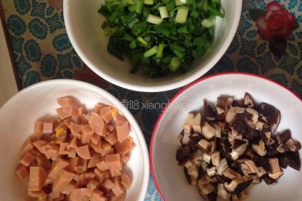 胡萝卜炒饭的做法图解3