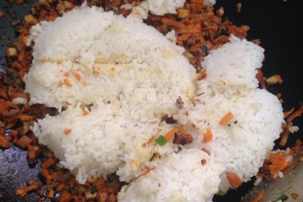 胡萝卜炒饭的做法图解11