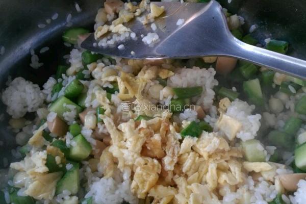三丁玉米香肠炒饭的做法图解6