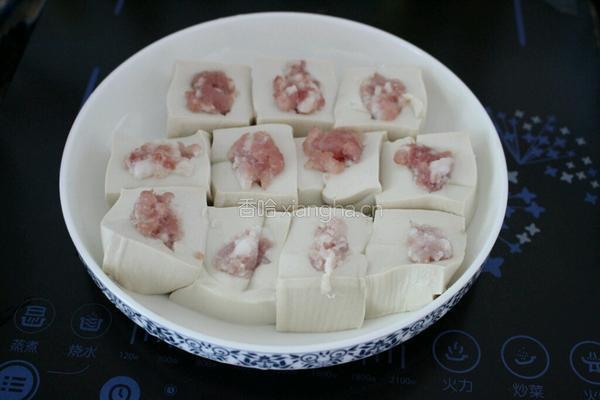 鲍鱼汁蒸豆腐的做法图解1