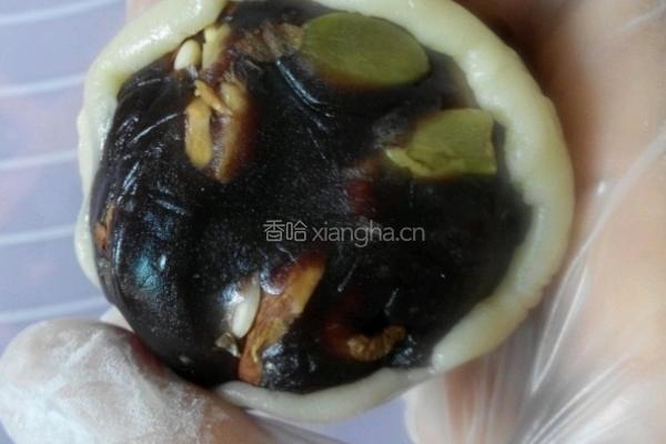 果仁豆沙月饼的做法图解6