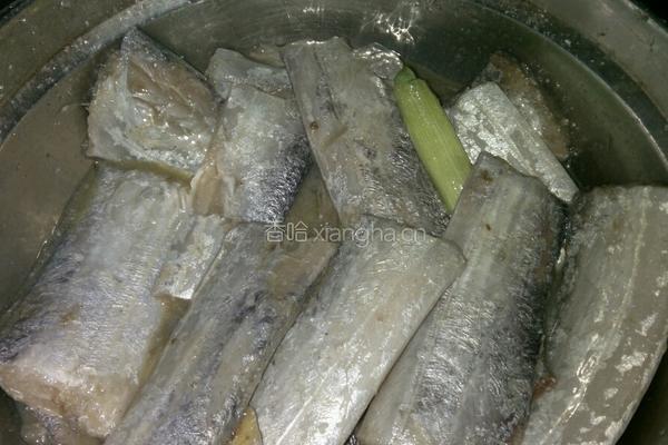 电饼铛烤带鱼的做法图解2