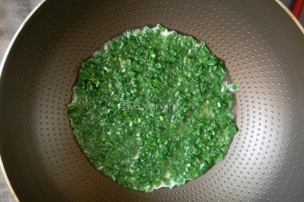 韭菜鸡蛋饼的做法图解3
