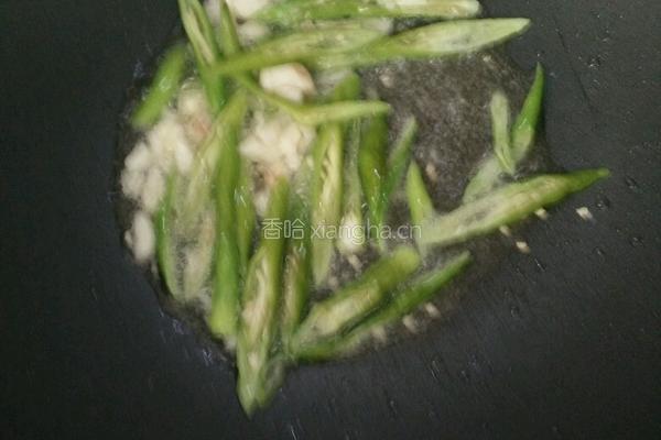 杭椒炒茭白丝的做法图解2