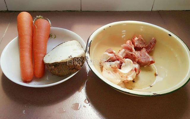 备齐食材。