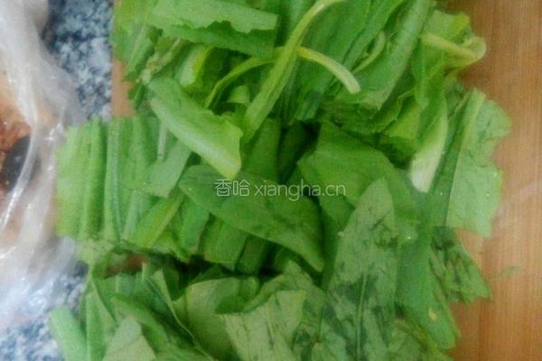 蒜炒油麦的做法图解1