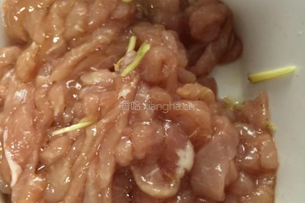莴笋炒肉丝的做法图解1