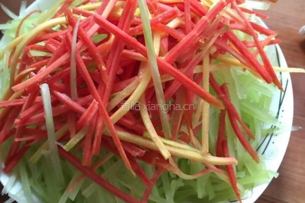 莴笋炒肉丝的做法图解2
