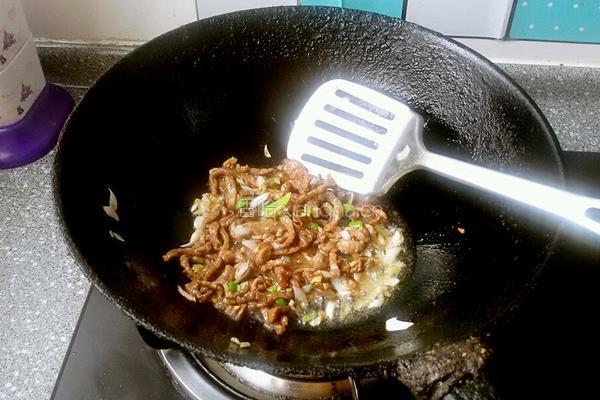 豆角炒肉丝的做法图解2