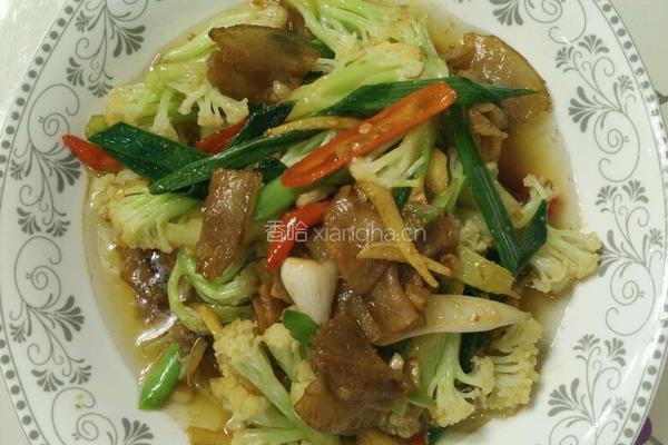 五花肉炒菜花的做法图解4