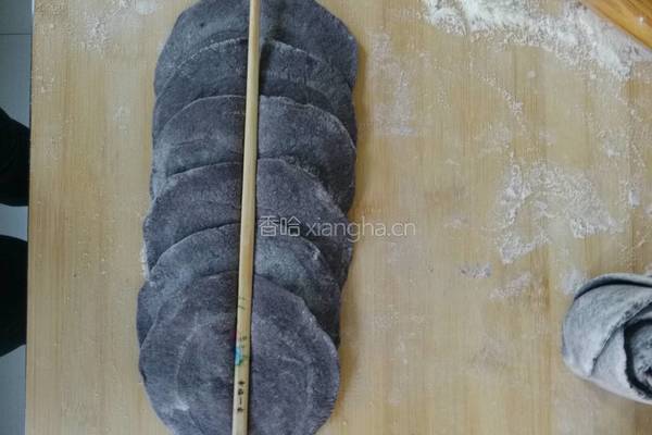 黑玫瑰(黑米面)的做法图解5
