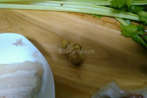 芹菜肉馅饺子。的做法图解4