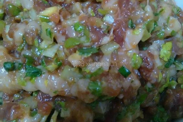 芹菜肉馅饺子。的做法图解7