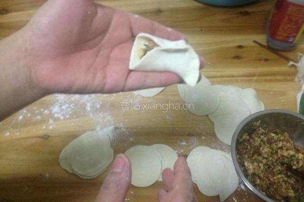 芹菜肉馅饺子。的做法图解23