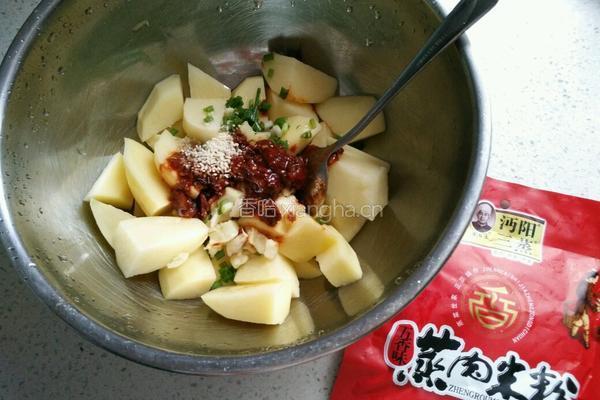 粉蒸土豆的做法图解2