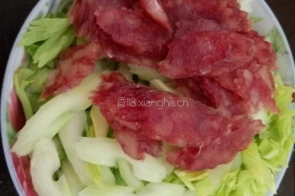 西芹炒腊肠的做法图解3