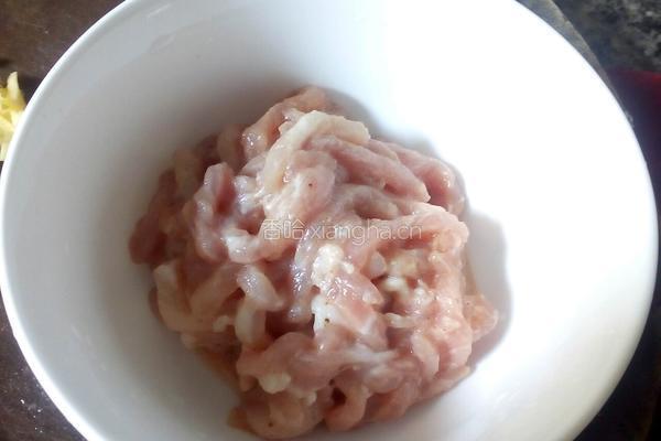 (蚝油版)杏鲍菇炒肉丝的做法图解1