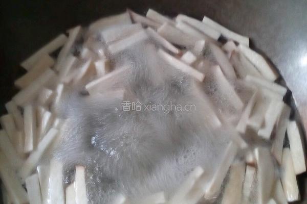 “乐享陶瓷”杏鲍菇炒肉丝的做法图解2