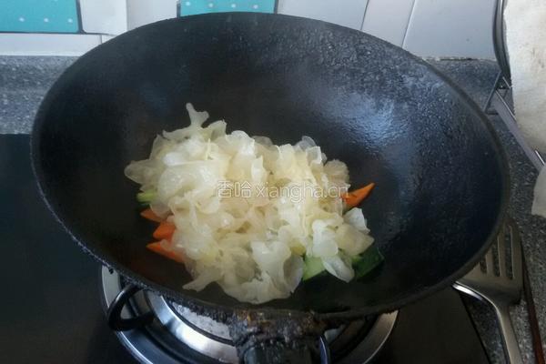 糖醋银耳的做法图解7
