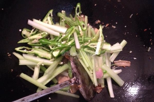 芹菜香干炒肉！的做法图解8