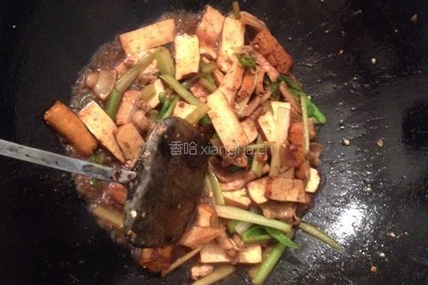 芹菜香干炒肉！的做法图解11