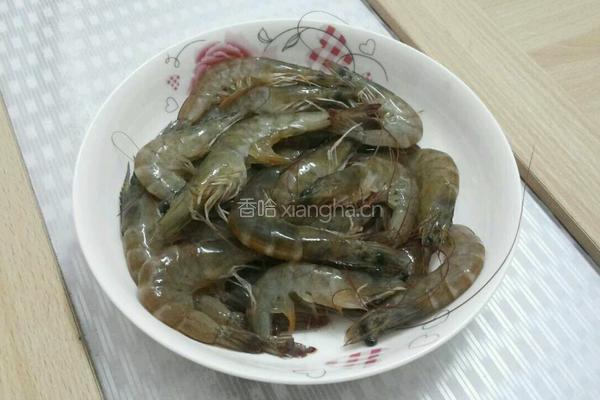 盐焗虾的做法图解1