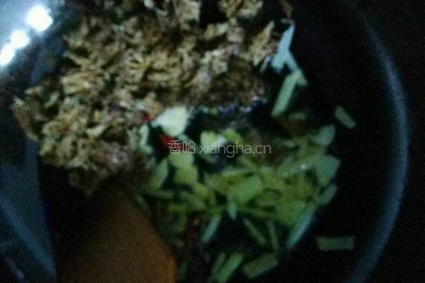 扫帚蘑炒土豆片的做法图解6