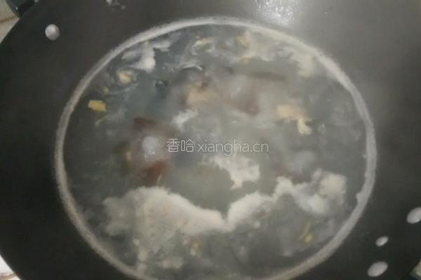皮蛋黄瓜汤的做法图解3