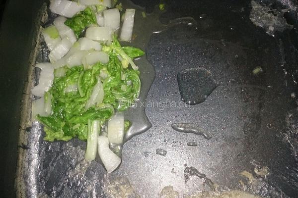 海鲜鸡蛋青菜炒饭的做法图解4