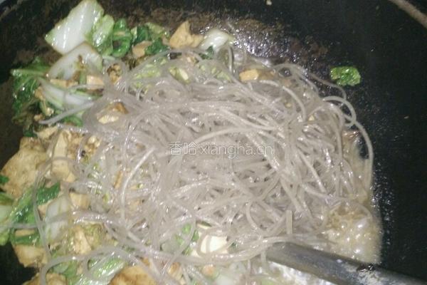 白菜炖粉条豆腐的做法图解5