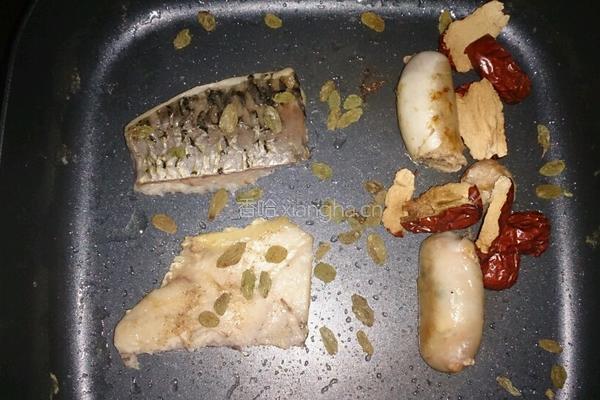 穆氏煎鱼肉泥膘肠(搭剔骨胡椒鱼排)的做法图解9